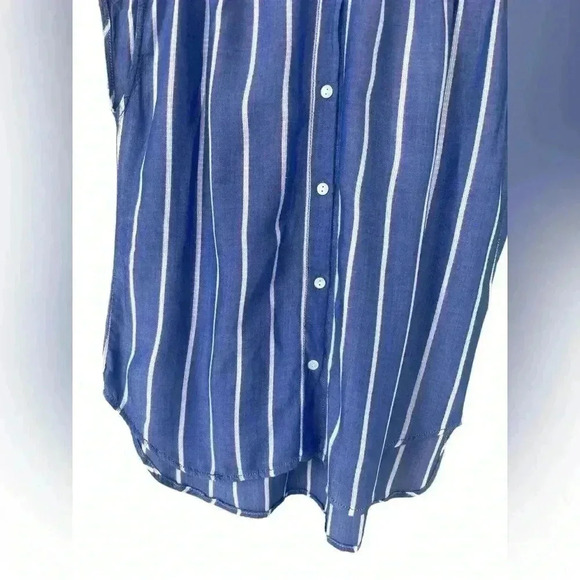 MAX STUDIO women’s striped blue/white short sleeve button down sz M gently used - Picture 4 of 7